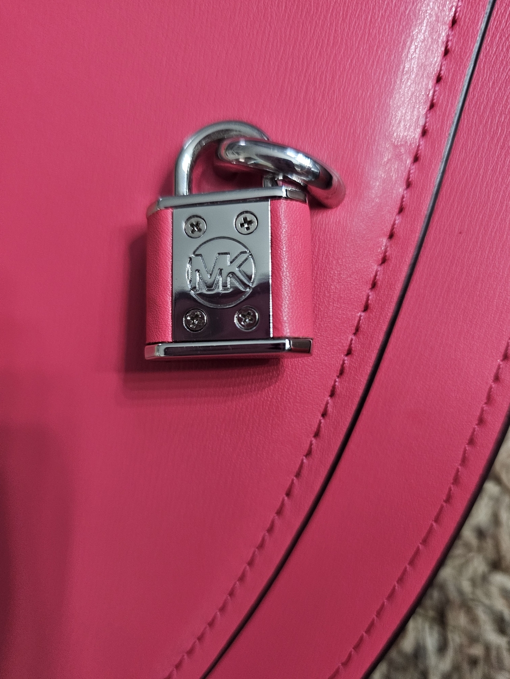 Michael Kors Leather Crossbody Shoulder Bag with Adjustable Strap - Picture 3 of 8